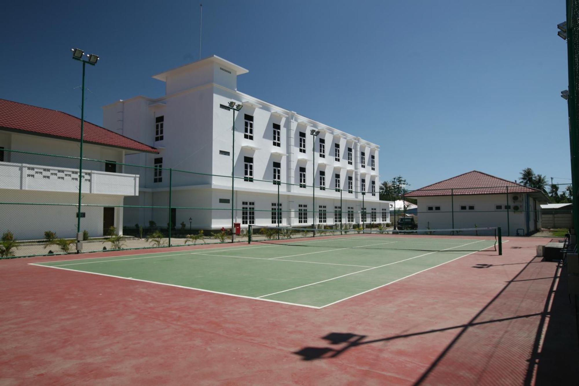 Hotel The Ramelau Дили Екстериор снимка